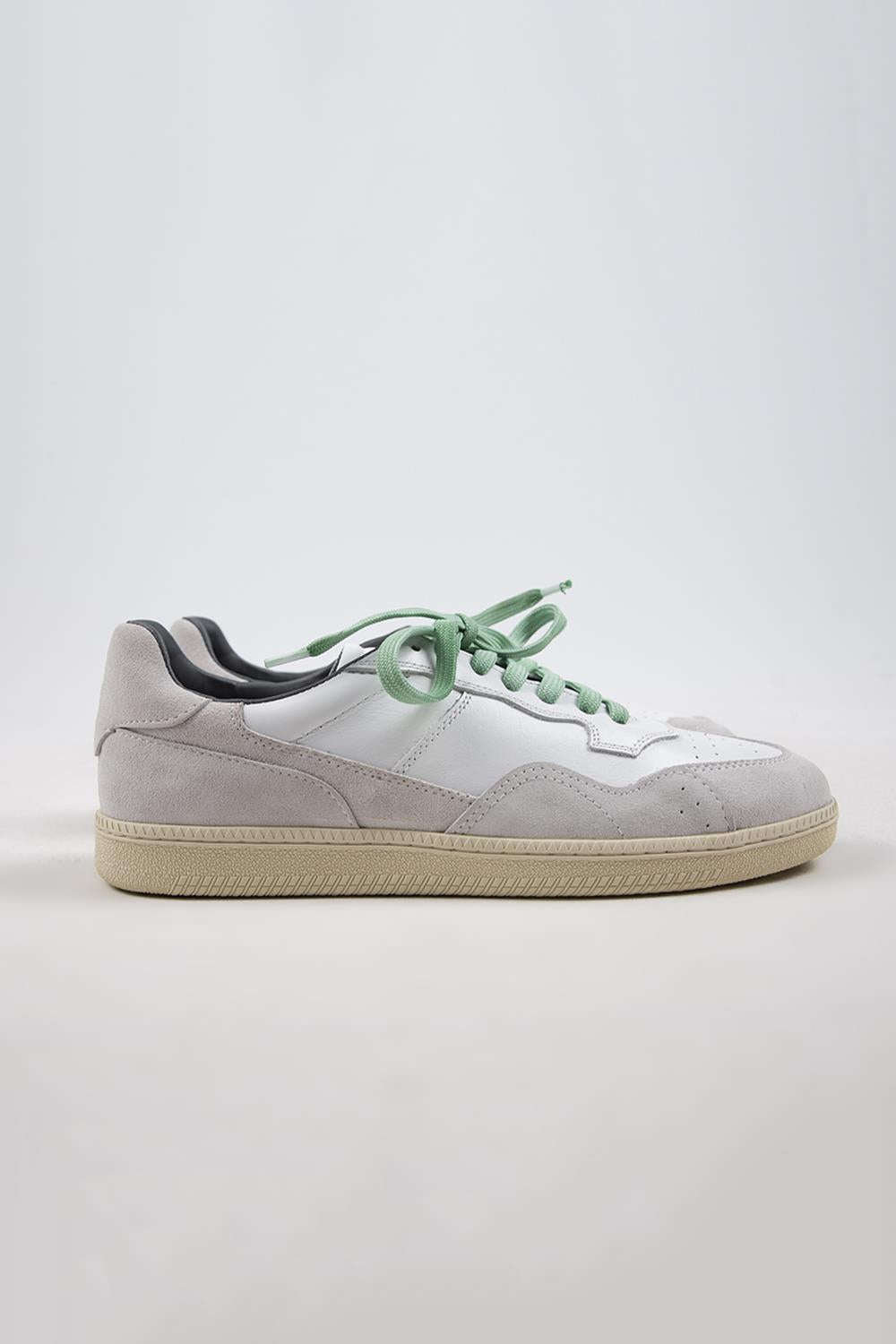 krahe-artemis-erkek-hakiki-deri-el-boyamali-bagcik-ve-iki-yedek-bagcikli-beyaz-beyaz-sneakers-8087.jpg
