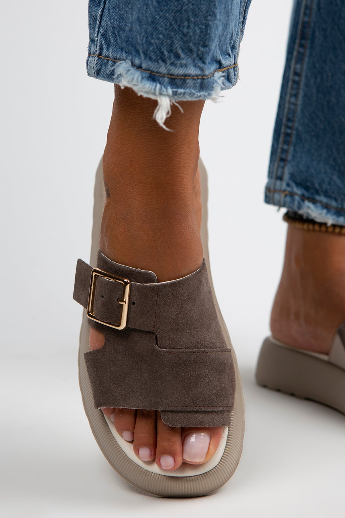 Manijero Begonia Women's Genuine Leather Single Strap Buckled Brown Sandals
