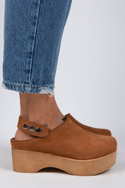 Manijero Dolly Women's Genuine Leather Backstrap Tan Clogs