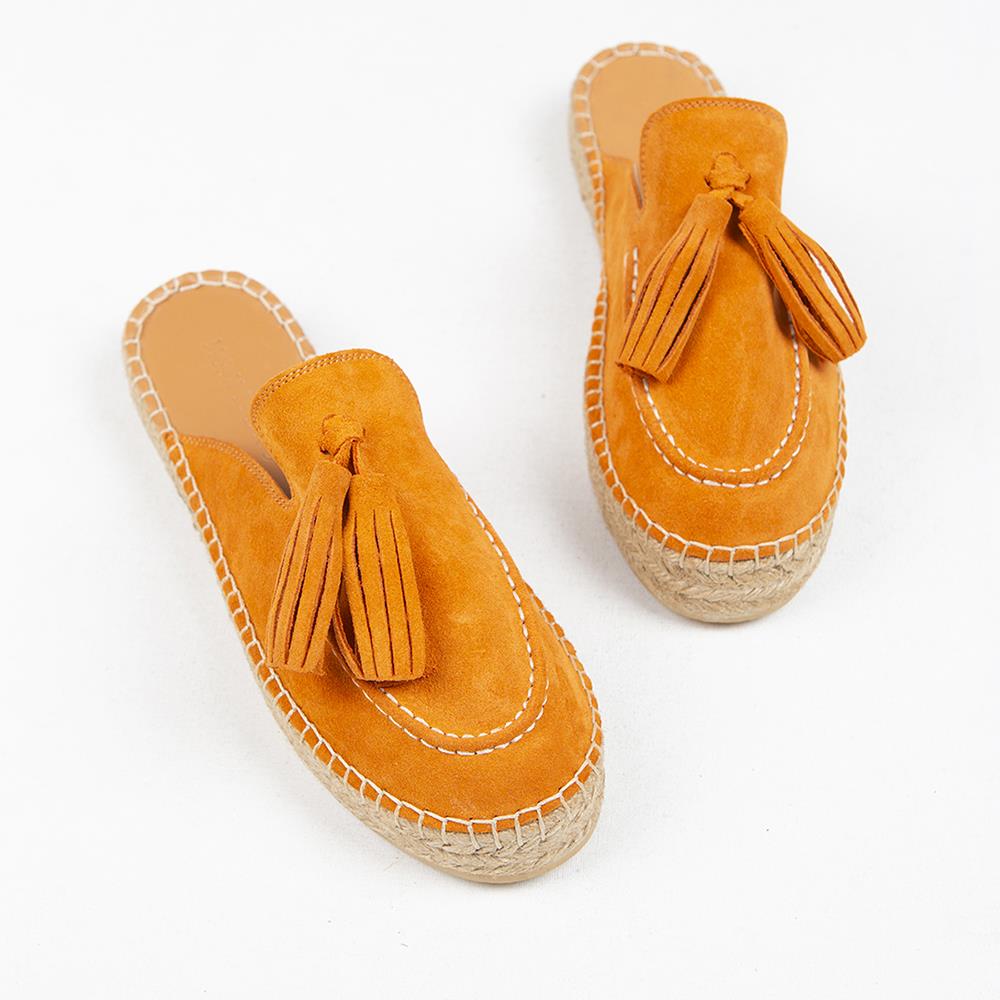 Manijero Edita Women's Genuine Leather Beige Clogs