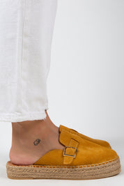 Manijero Esta Women's Genuine Leather Buckled Strap Mustard Clogs