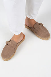 Manijero Esta Women's Genuine Leather Buckled Strap Mink Clogs