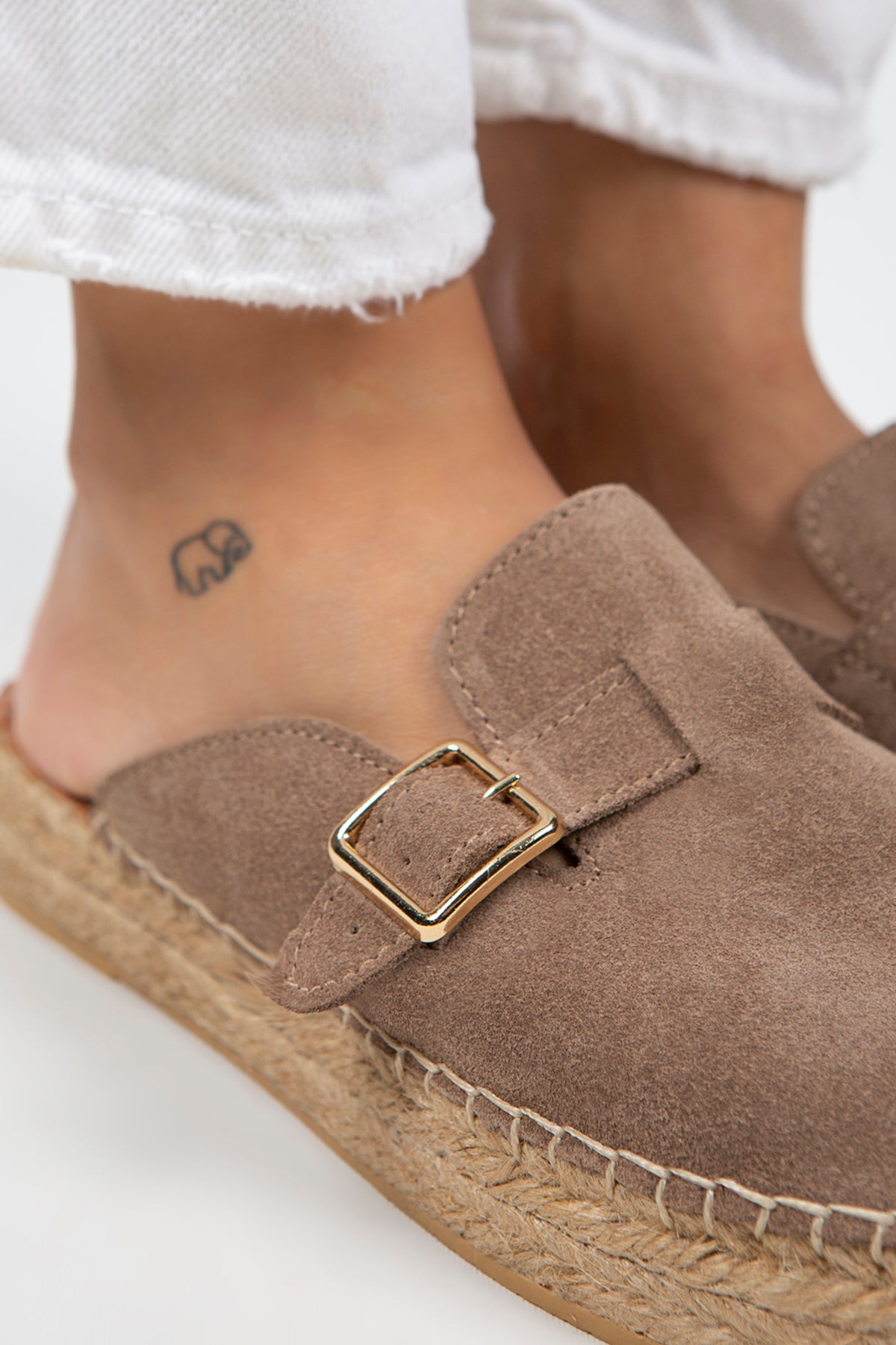 Manijero Esta Women's Genuine Leather Buckled Strap Mink Clogs