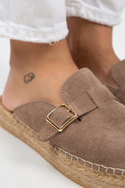 Manijero Esta Women's Genuine Leather Buckled Strap Mink Clogs