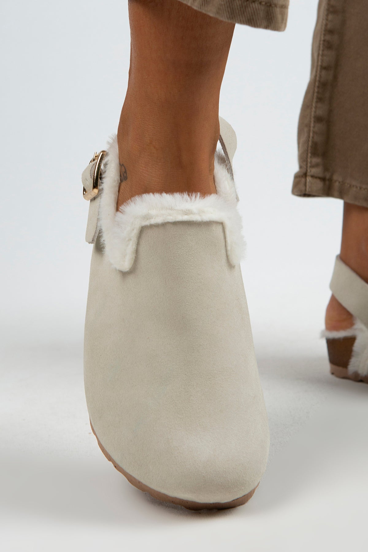 Manijero Holly Women's Genuine Suede Leather Faux Shearling Lined Ice Backstrap Clogs