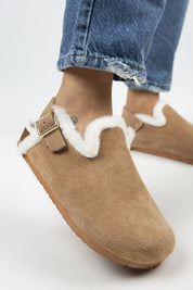 Manijero Holly Women's Genuine Leather Faux Shearling Lined Sand Backstrap Clogs