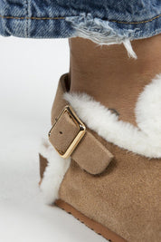 Manijero Holly Women's Genuine Leather Faux Shearling Lined Sand Backstrap Clogs