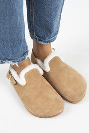 Manijero Holly Women's Genuine Leather Faux Shearling Lined Sand Backstrap Clogs