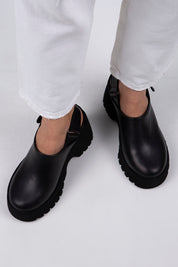 Manijero Hope Women's Genuine Leather Black Platform Clogs