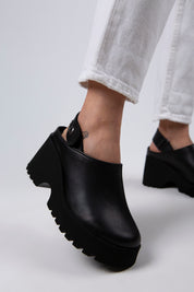 Manijero Hope Women's Genuine Leather Black Platform Clogs