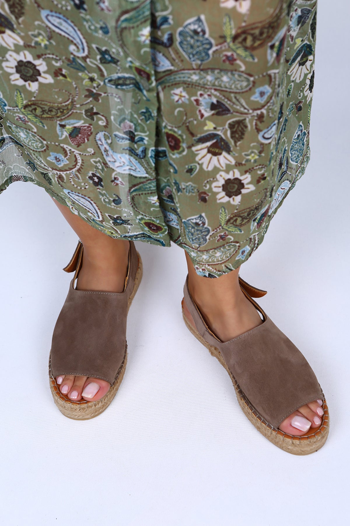 Manijero Juana Women's Genuine Leather Open-Toe Mink Backstrap Espadrilles